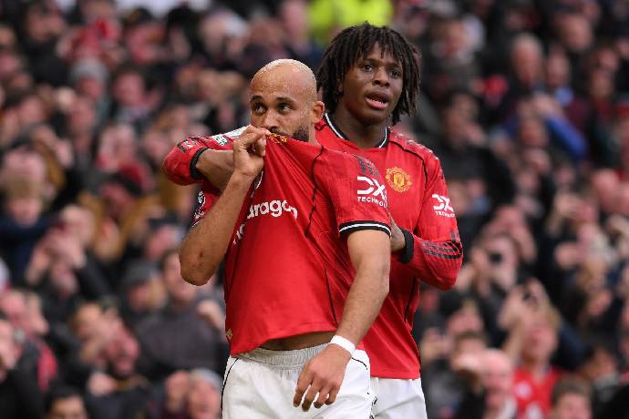 Khởi đầu như mơ ở MU, HLV Carrick thúc giục các học trò