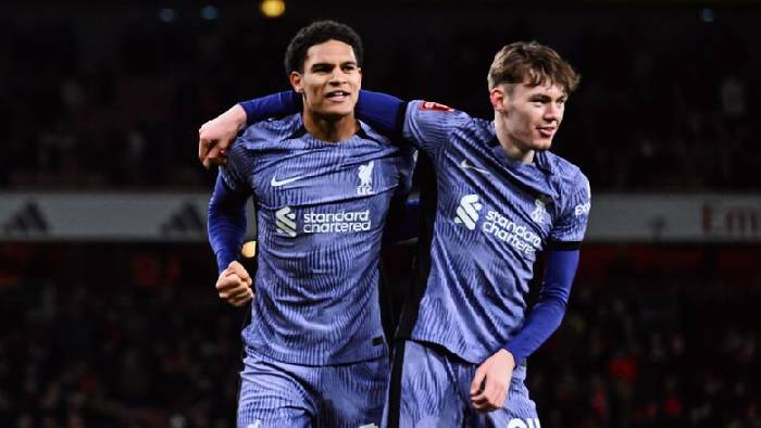 Dùng đội hình 'hợp chủng quốc' trước Brentford, Liverpool lập kỷ lục vô tiền khoáng hậu