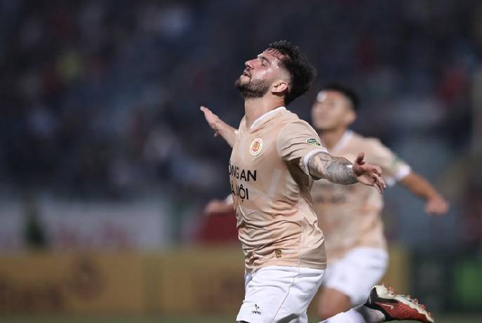 HLV Kiatisuk giúp Công an Hà Nội thắng dễ TPHCM