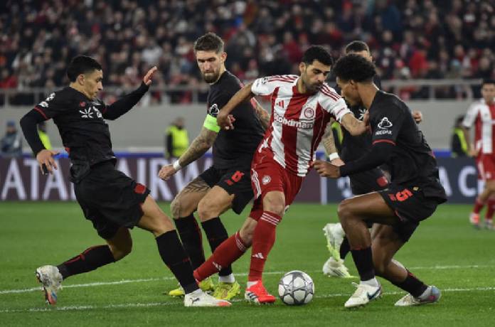 Soi kèo góc Olympiacos vs Leverkusen, 3h00 ngày 19/02