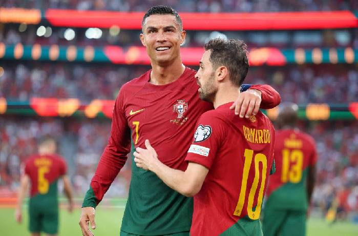 'Kh&ocirc;ng chơi b&oacute;ng ở ch&acirc;u &Acirc;u l&agrave; một lợi thế của Ronaldo'