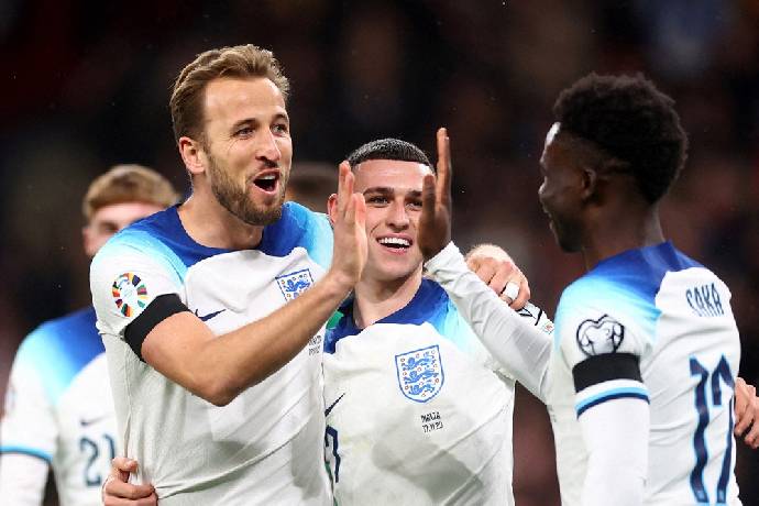 Harry Kane xác lập kỷ lục chưa từng có, bám đuổi sát nút Ronaldo
