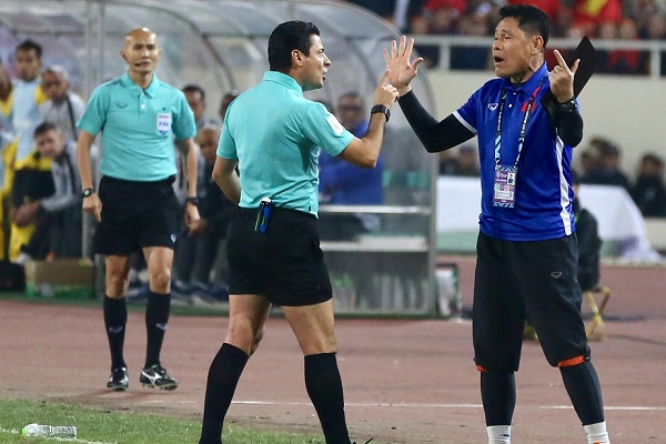 Trọng tài bắt chính trận Việt Nam vs Jordan: Thần tài đến!