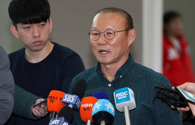 HLV Park Hang Seo không muốn chồng chéo công việc ở năm 2019