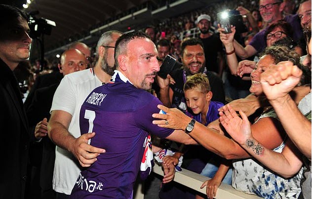 Franck Ribery c&oacute; nghĩa cử cao đẹp trong những ng&agrave;y dịch Covid-19