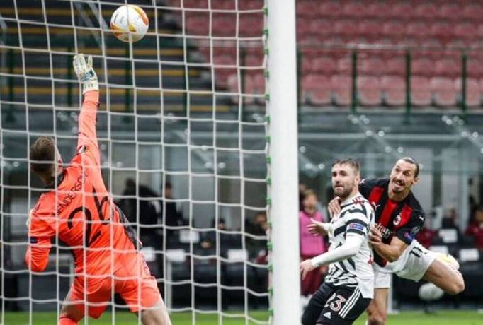 Henderson vượt De Gea, Pogba cán mốc ấn tượng