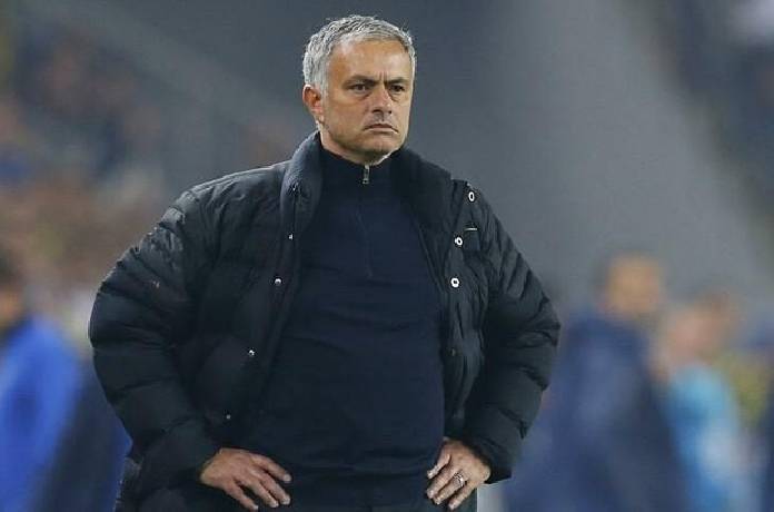 HLV Jose Mourinho bị Tottenham sa thải