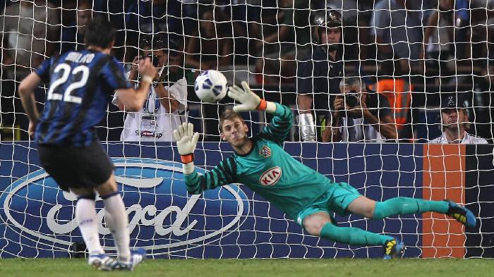 FIFA ra luật mới, cấm thủ m&ocirc;n 'm&uacute;a quạt' khi bắt phạt đền