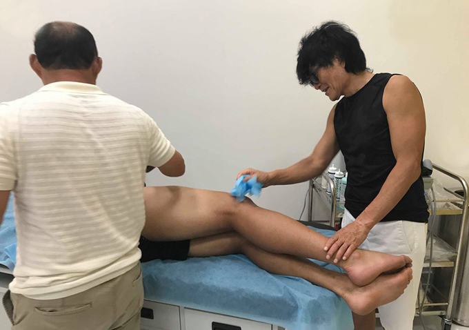 HLV Park Hang-seo lệnh 'thần y' chữa cấp tốc cho Văn Hậu