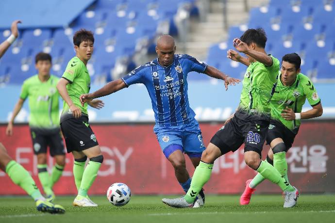 Nhận định, soi kèo Ulsan Hyundai vs Jeonbuk Motors, 17h00 ngày 19/8