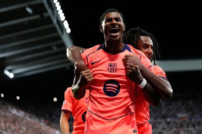 Rashford ‘nổ súng’ sau 4 năm ở cúp C1, Barcelona hạ gục Newcastle