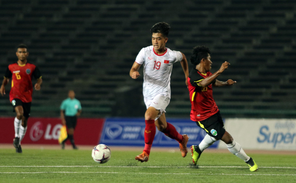 L&aacute;i trưởng U22 Việt Nam &eacute;m qu&acirc;n trước đại chiến với Th&aacute;i Lan