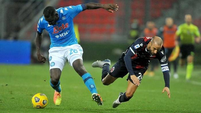 Soi k&egrave;o đặc biệt Cagliari vs Napoli, 1h ng&agrave;y 22/2