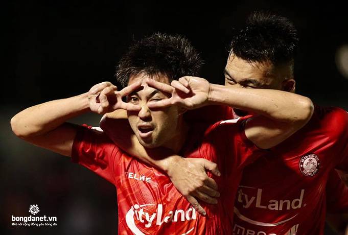 HLV Polking l&yacute; giải h&agrave;nh động giống thầy Park khi Lee Nguyễn giải cứu TP.HCM