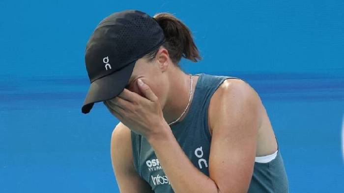 Swiatek thua sốc tay vợt hạng 50 thế giới ngay ở v&ograve;ng mở m&agrave;n Miami Open