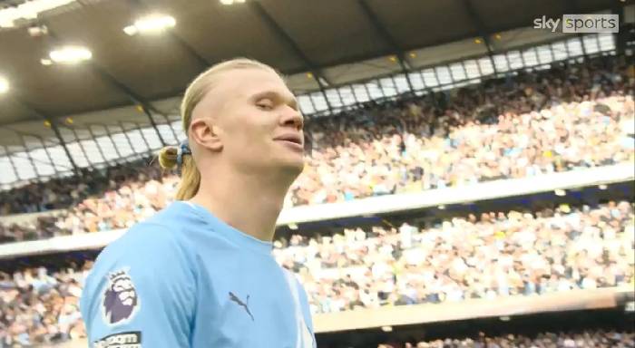 Haaland có hành vi tranh cãi sau trận thắng Arsenal