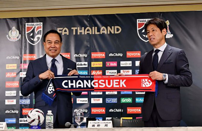 Việt Nam vs Thái Lan: Tân HLV Thái Lan gặp khó