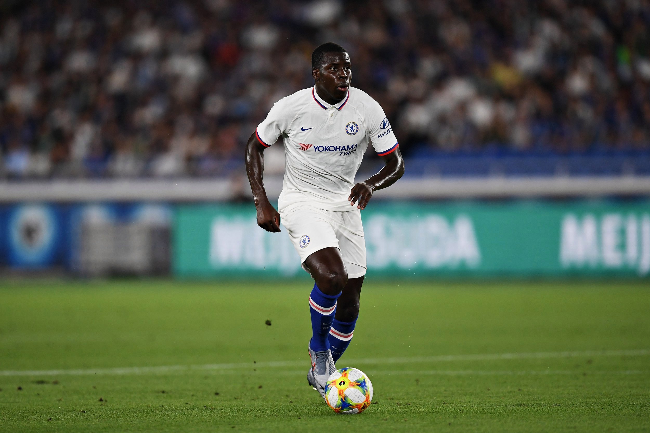 Kurt Zouma s&aacute;ng cửa ở lại Chelsea