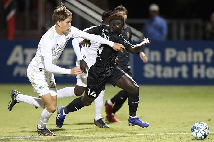 Soi k&egrave;o t&agrave;i xỉu Tucson vs North Carolina h&ocirc;m nay 9h05 ng&agrave;y 21/9