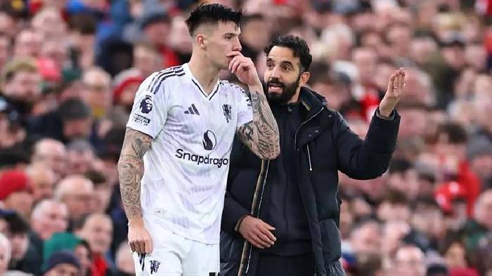 Ba quyết định quan trọng của HLV Amorim giúp MU đánh bại Liverpool