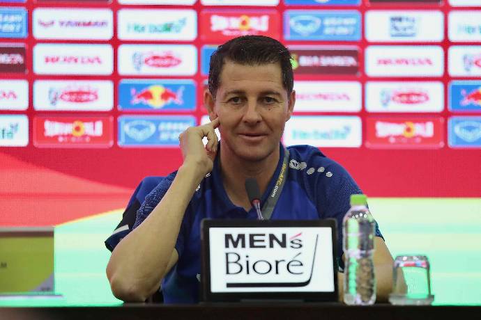 HLV Iraq: 'Đá với tuyển Việt Nam không dễ dàng'