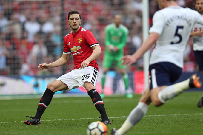 Man United sẽ chấp nhận thanh l&iacute; Darmian cho Juventus