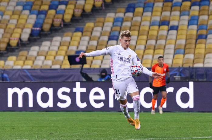 Bản tin ngày 21/1 của Real Madrid: Arsenal hỏi mượn Odegaard