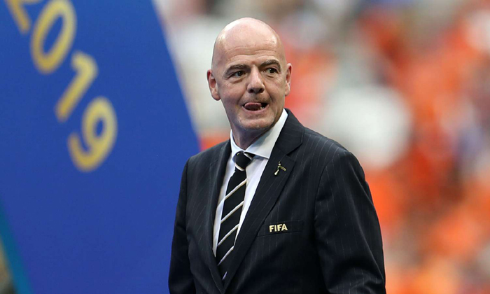 FIFA thay đổi thời gian chuyển nhượng thế n&agrave;o?