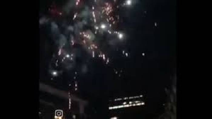 CĐV Indonesia bắn pháo hoa nửa đêm, phá giấc ngủ của ĐT Việt Nam