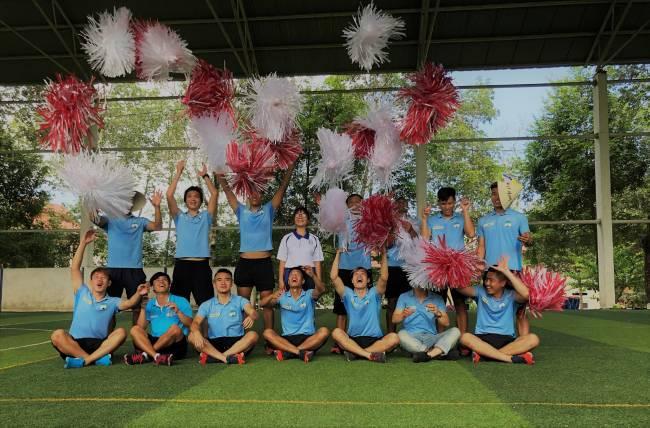 Fan Việt hứng th&uacute; khi C&ocirc;ng Phượng, Văn To&agrave;n nhảy Aerobic