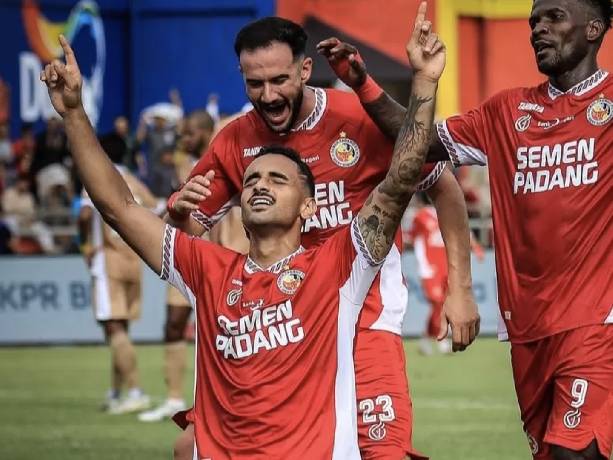 Nhận định, soi kèo Semen Padang vs PSM Makassar, 15h30 ngày 22/8: 3 điểm xa nhà