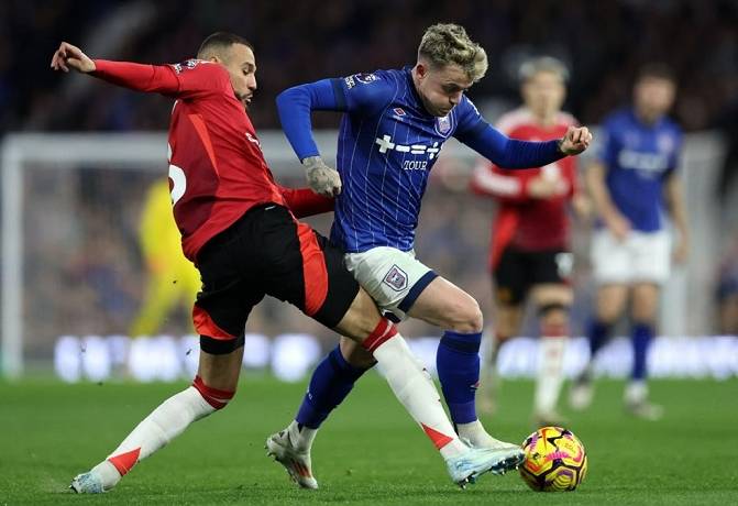 Nhận định, soi kèo Ipswich vs Nottingham, 2h00 ngày 24/10: Rũ bùn đứng dậy