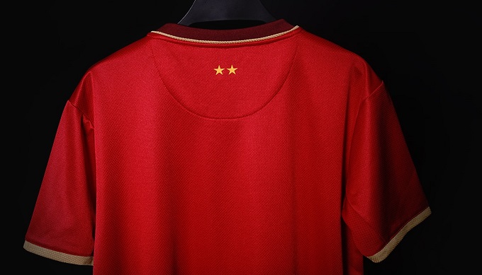 Mẫu &aacute;o đấu mới của đội tuyển b&oacute;ng đ&aacute; Việt Nam năm 2020 c&oacute; g&igrave; lạ?