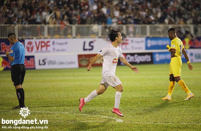 HAGL 2-1 SLNA: Minh Vương cảm ơn bầu Đức, Văn To&agrave;n chia sẻ điều quan trọng nhất