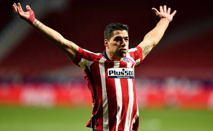 Luis Suarez c&aacute;n mốc 500 b&agrave;n thắng