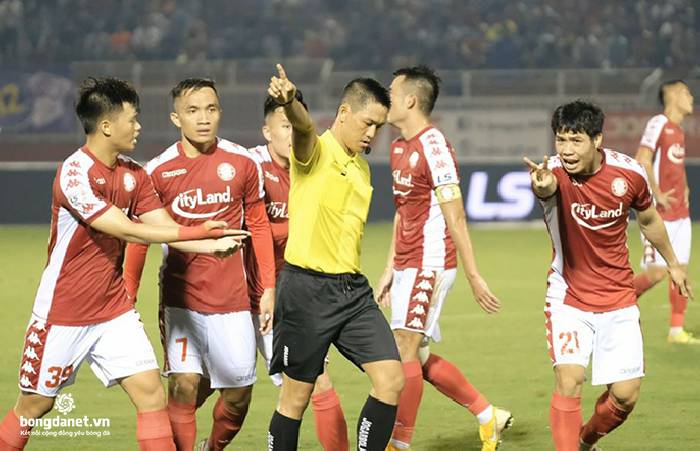 Trọng t&agrave;i uy t&iacute;n h&agrave;ng đầu Việt Nam bắt ch&iacute;nh đại chiến TP.HCM vs H&agrave; Nội