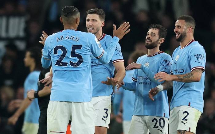 100 củ! Man City h&eacute;t gi&aacute; trụ cột khiến c&aacute;c đối t&aacute;c cho&aacute;ng v&aacute;ng