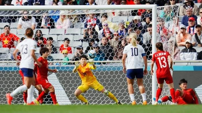 FIFA ca ngợi Kim Thanh v&agrave; đội tuyển nữ Việt Nam