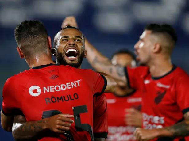 Soi kèo góc Sao Paulo vs Atletico Paranaense, 7h30 ngày 23/07