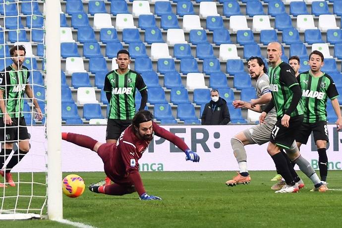 Soi k&egrave;o phạt g&oacute;c Sassuolo vs Genoa, 0h30 ng&agrave;y 23/12