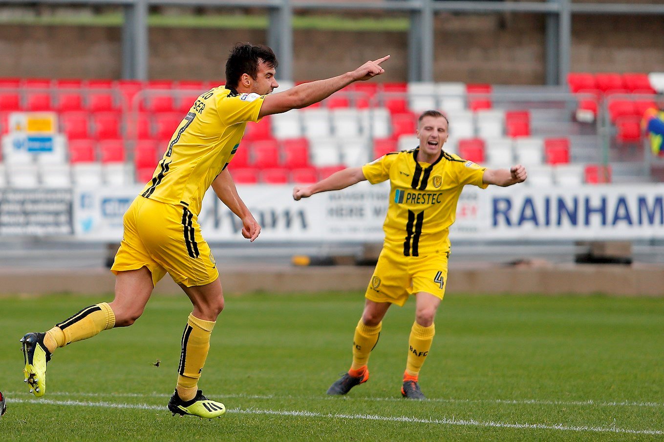 Nhận định Burton Albion vs Accrington, 22h00 ng&agrave;y 23/3 (Hạng 2 Anh)