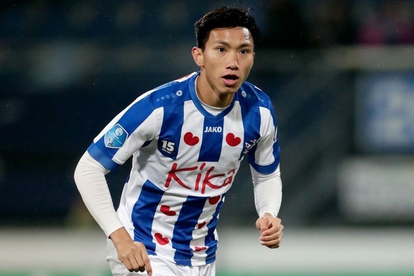 Văn Hậu tiết lộ lý do chưa muốn trở lại Việt Nam