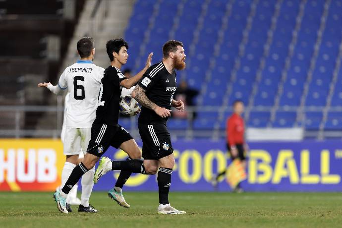 Soi k&egrave;o phạt g&oacute;c Yokohama F Marinos với Ulsan HD FC, 17h00 ng&agrave;y 24/4
