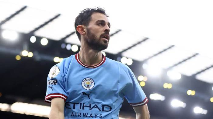 Bernardo Silva xi&ecirc;u l&ograve;ng trước mức lương gấp 10 lần ở Man City