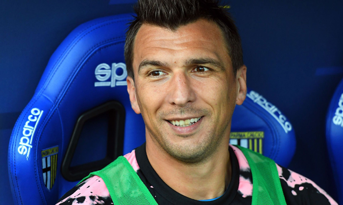 Mario Mandzukic giảm lương để gia nhập MU?