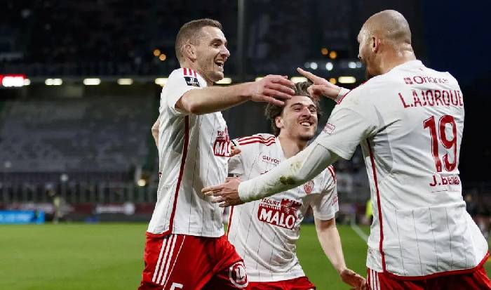 Soi kèo góc Brest vs Nice, 01h45 ngày 24/10