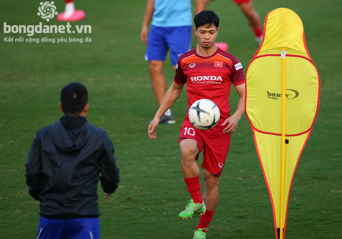 Mức lương của Công Phượng ở CLB TP.HCM là bao nhiêu? 