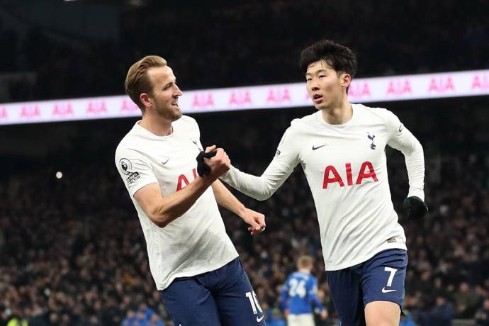 Tài xỉu trận Brentford vs Tottenham, kèo trên chấp mấy trái?