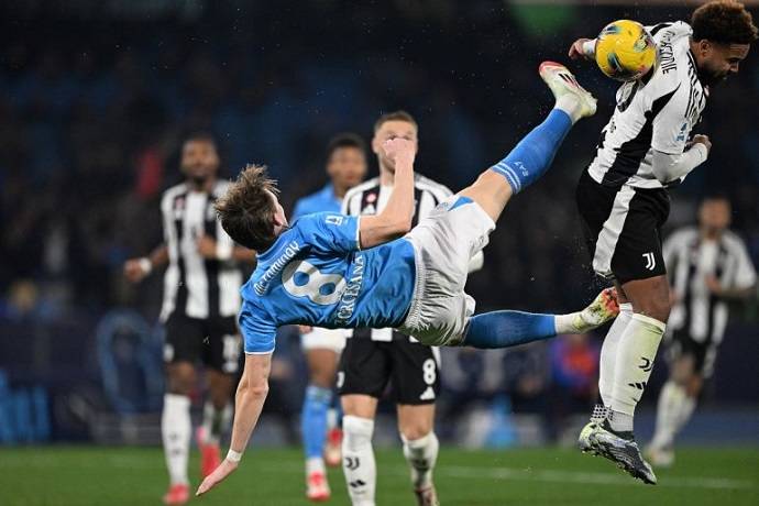 Siêu máy tính dự đoán Juventus vs Napoli, 0h00 ngày 26/1