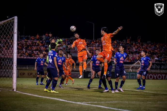 Soi kèo bóng đá Thái Lan hôm nay 25/2: Sukhothai vs Chiangrai